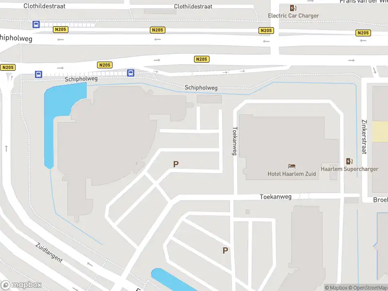 Ambulance met gepaste spoed naar de Toekanweg in Haarlem