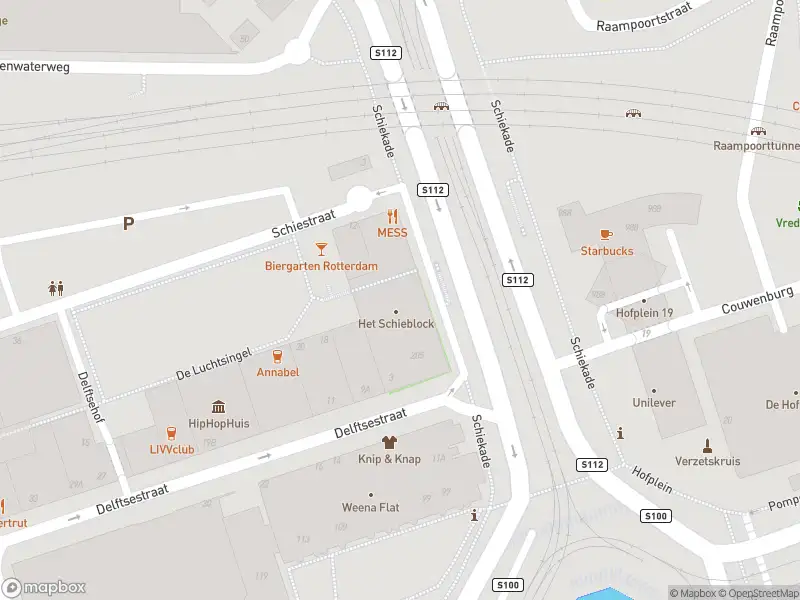 Ambulance met grote spoed naar de Schiekade in Rotterdam