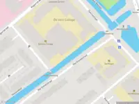 Ambulance met gepaste spoed naar de Kagerstraat in Leiden