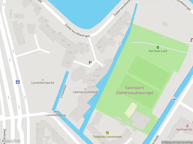 Ambulance met gepaste spoed naar de Lorentzhof in Leiden