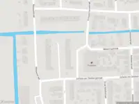 Ambulance met grote spoed naar de Prinses Irenestraat in Hardinxveld-Giessendam