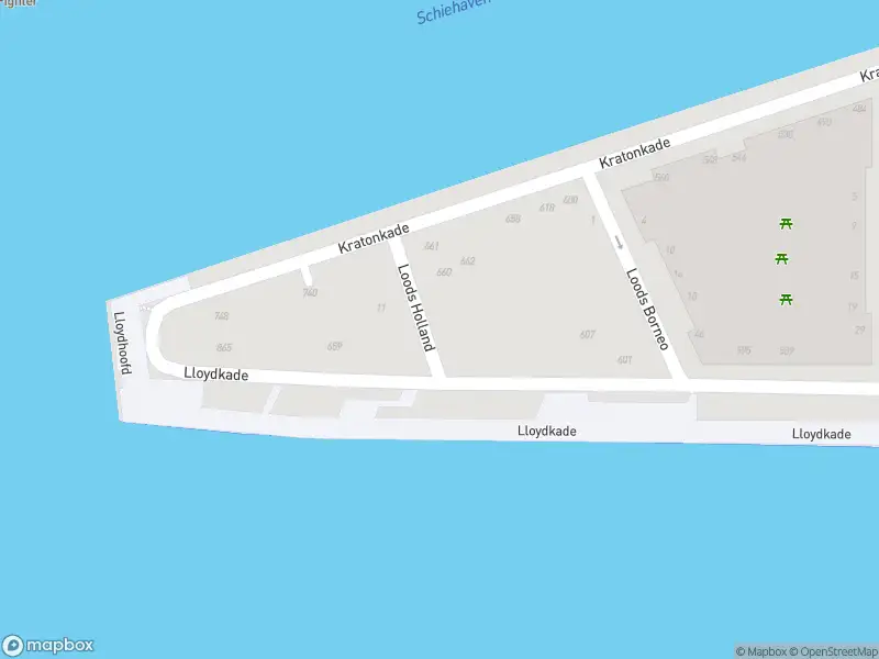 Ambulance met grote spoed naar de Loods Holland in Rotterdam