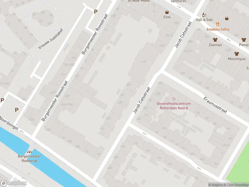 Ambulance met gepaste spoed naar de Jacob Catsstraat in Rotterdam