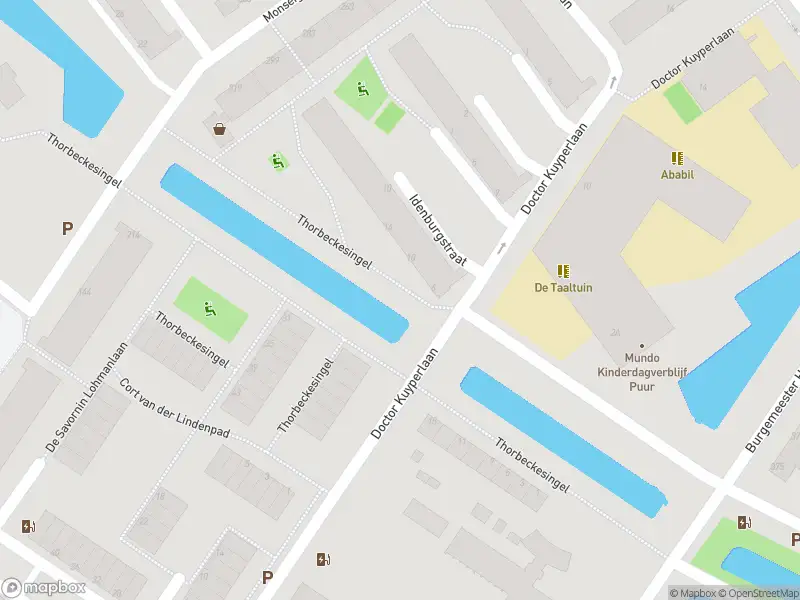 Ambulance met grote spoed naar de Thorbeckesingel in Schiedam