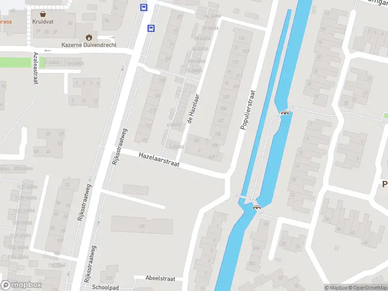 Ambulance met grote spoed naar de De Hazelaar in Duivendrecht