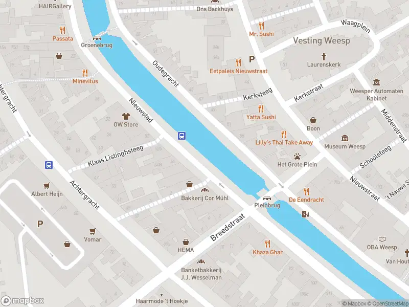 Ambulance met grote spoed naar de Achtergracht in Weesp