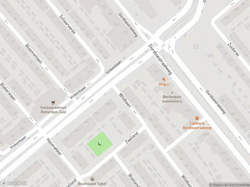 Ambulance met grote spoed naar de Wildbaan in Rotterdam