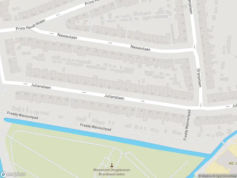 Ambulance met gepaste spoed naar de Julianalaan in Vlaardingen