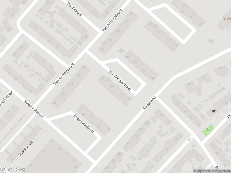 Ambulance met gepaste spoed naar de Van Anrooystraat in Ridderkerk