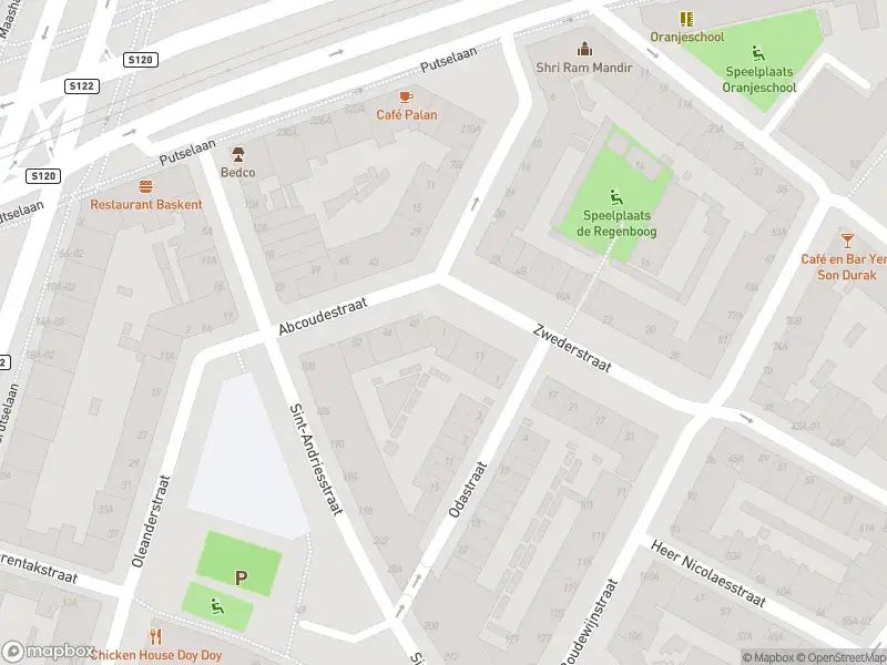 Ambulance met grote spoed naar de Zwederstraat in Rotterdam