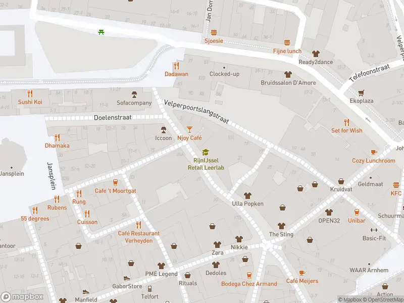 Brandweer met gepaste spoed naar de Bovenbeekstraat in Arnhem