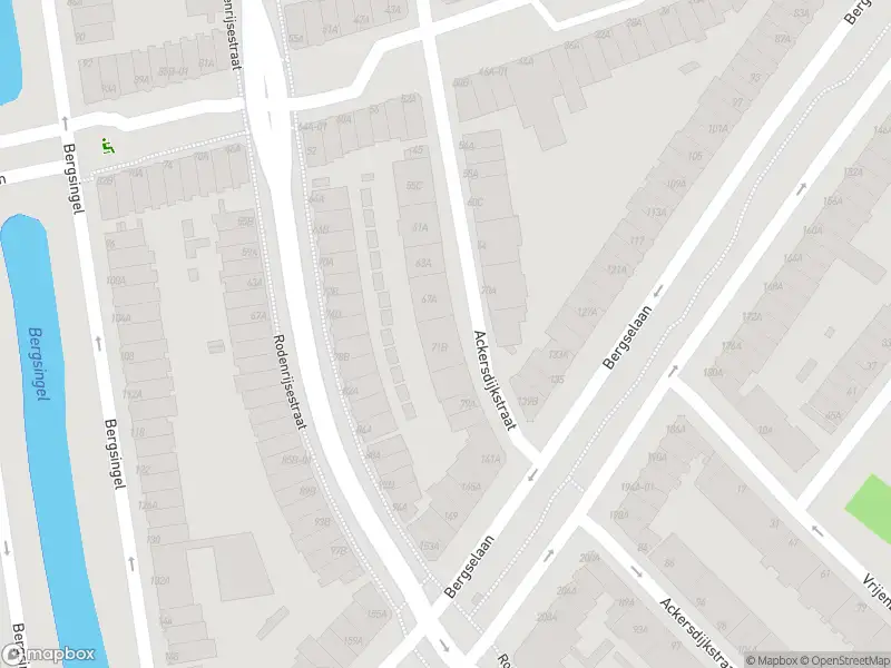 Ambulance met gepaste spoed naar de Ackersdijkstraat in Rotterdam