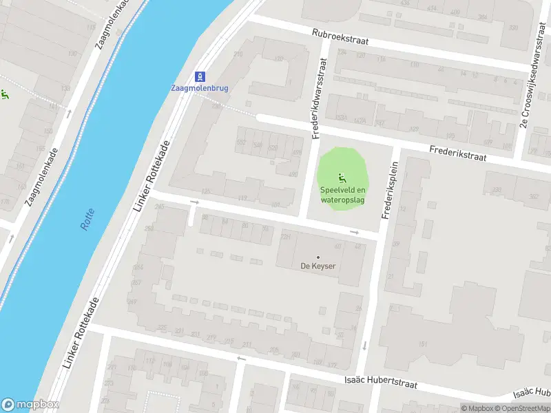 Ambulance met grote spoed naar de Hendrik de Keyserstraat in Rotterdam