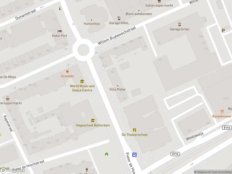 Ambulance met gepaste spoed naar de Pieter de Hoochweg in Rotterdam