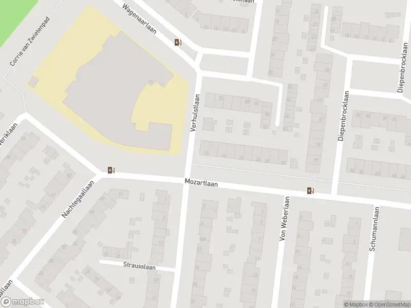 Ambulance met gepaste spoed naar de Mozartlaan in Rotterdam