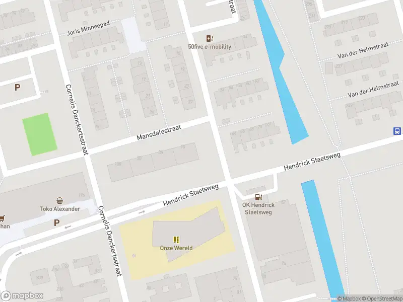 Ambulance met grote spoed naar de Jacob van Akenstraat in Rotterdam