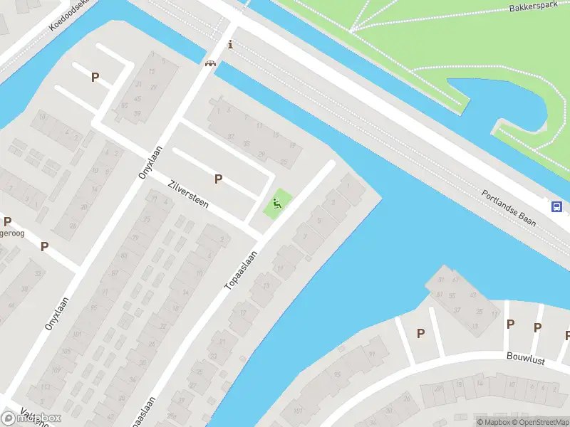 Ambulance met gepaste spoed naar de Topaaslaan in Rhoon