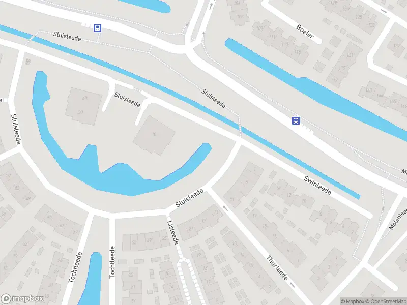 Ambulance met grote spoed naar de Sluisleede in Barendrecht