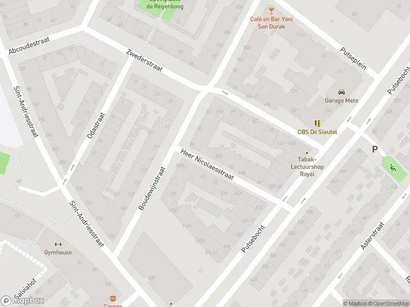 Ambulance met grote spoed naar de Heer Nicolaesstraat in Rotterdam