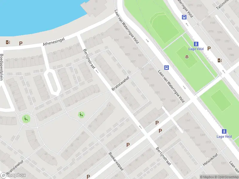 Ambulance met grote spoed naar de Bratislavahof in 's-Gravenhage