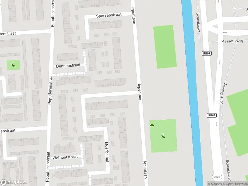 Ambulance met grote spoed naar de Moerbeistraat in Spijkenisse