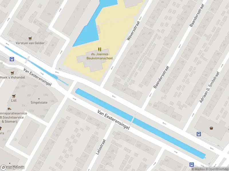 Ambulance met grote spoed naar de Van Eesterensingel in Alblasserdam