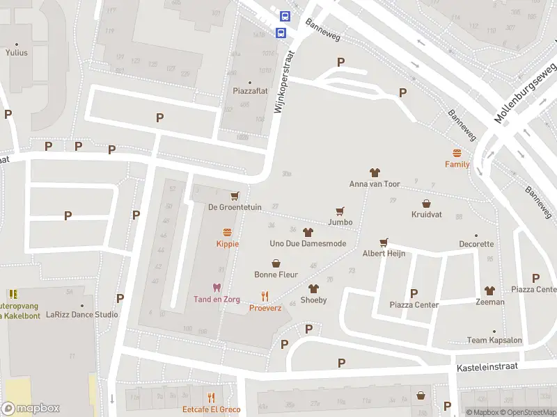 Ambulance met grote spoed naar de Piazza Center in Gorinchem