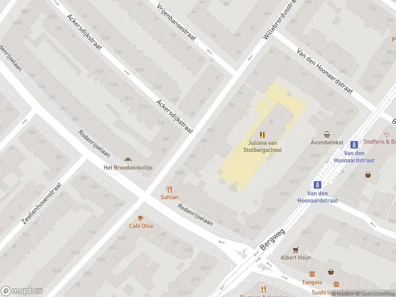 Ambulance met gepaste spoed naar de Willebrordusstraat in Rotterdam