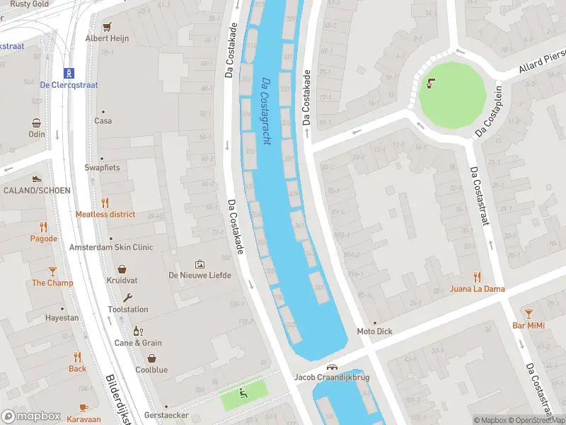 Ambulance met grote spoed naar de Da Costaplein in Amsterdam