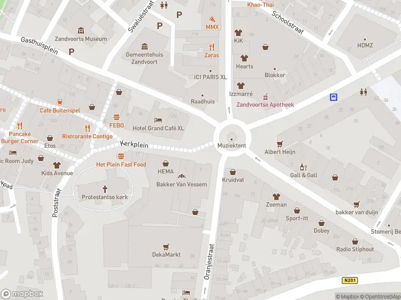 Ambulance met gepaste spoed naar de Raadhuisplein in Zandvoort