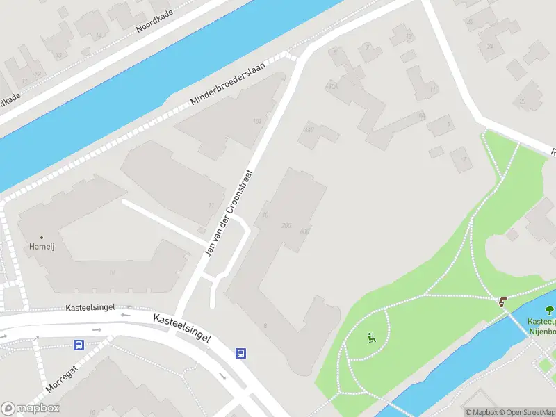 Ambulance met grote spoed naar de Jan van der Croonstraat in Weert