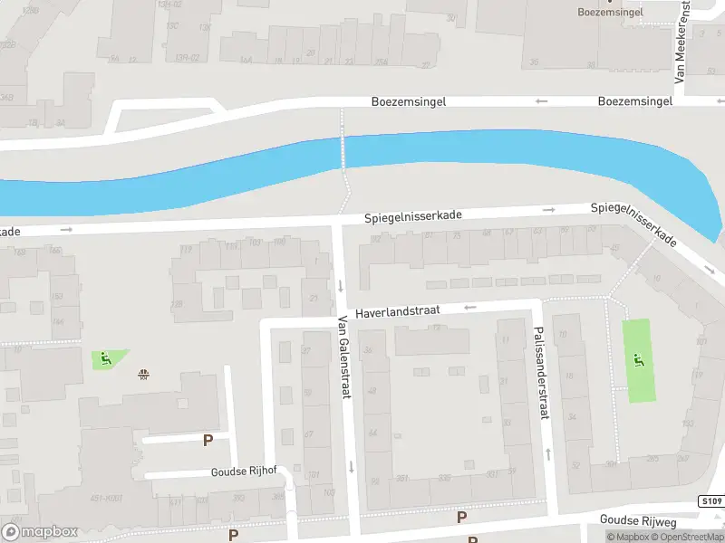 Ambulance met grote spoed naar de Spiegelnisserkade in Rotterdam