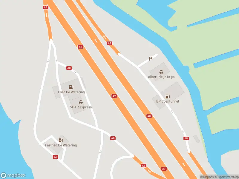 Ambulance met grote spoed naar de Coentunnelweg in Oostzaan