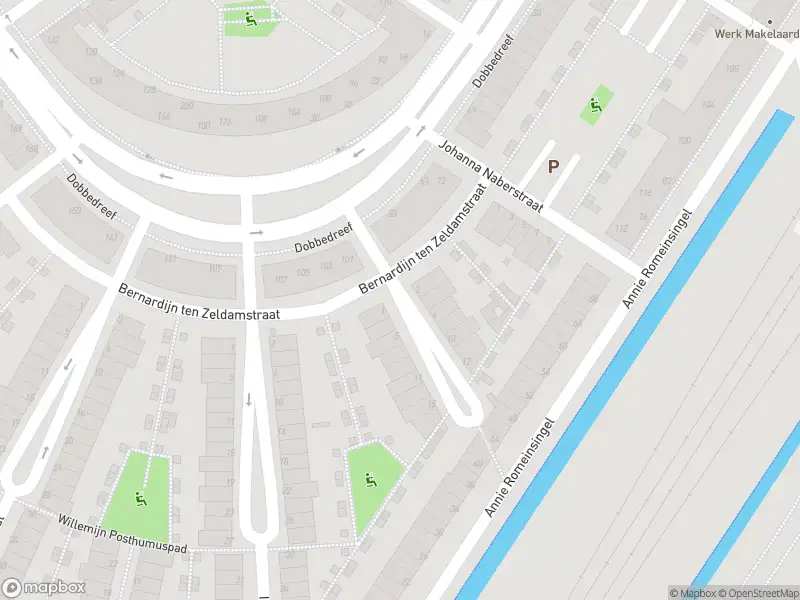 Ambulance met gepaste spoed naar de Clara Wichmannstraat in Leiden