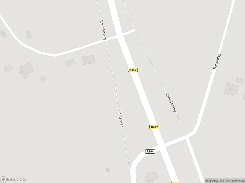 Brandweer met gepaste spoed naar de Lemelerweg in Ommen vanwege stormschade