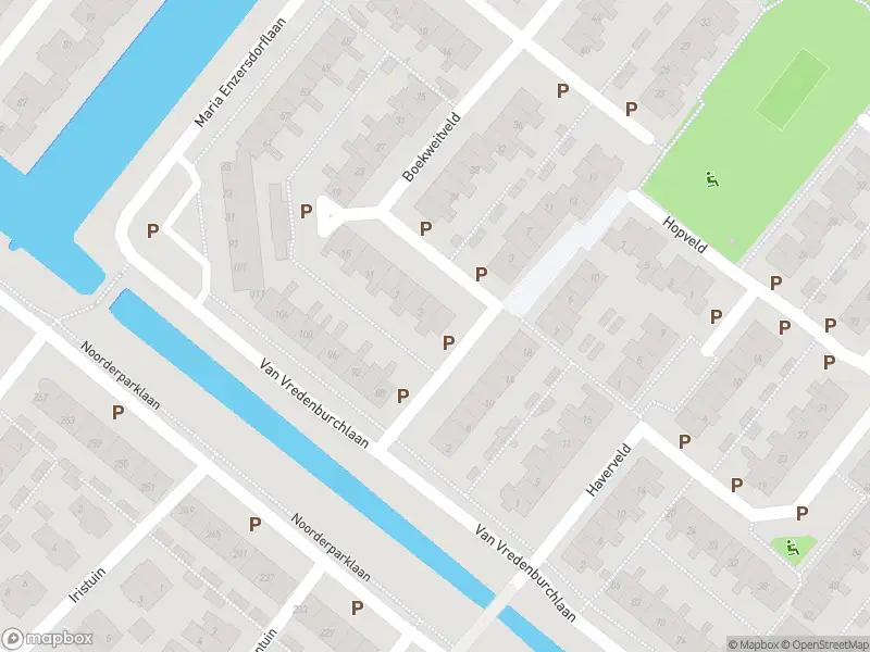 Ambulance met grote spoed naar de Boekweitveld in Bergschenhoek