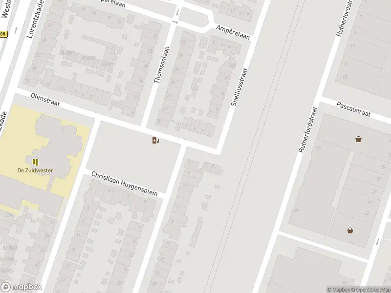 Ambulance met gepaste spoed naar de Snelliusstraat in Haarlem