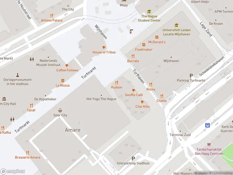 Ambulance met gepaste spoed naar de Muzenplein in 's-Gravenhage