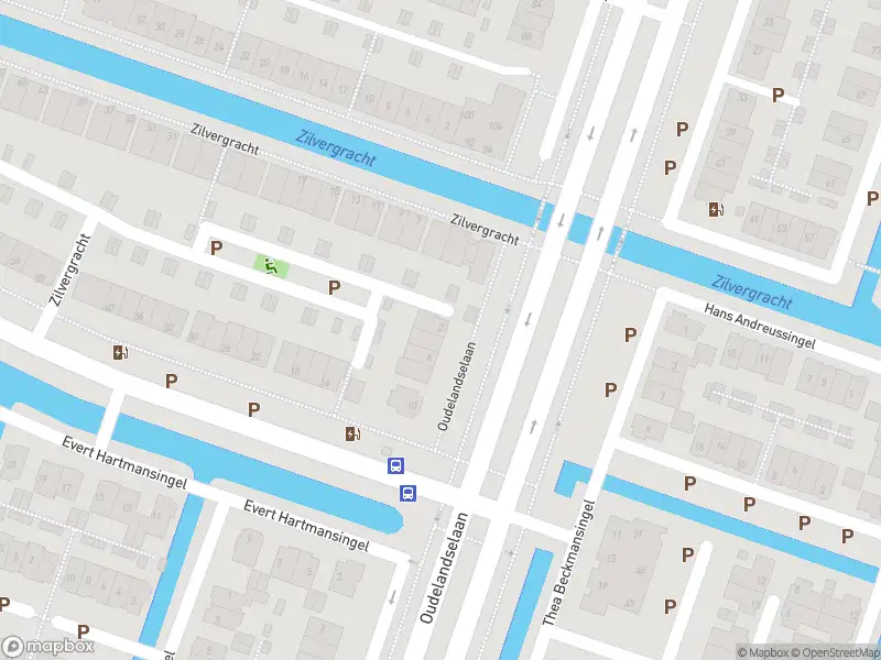 Ambulance met gepaste spoed naar de Stationssingel in Berkel en Rodenrijs