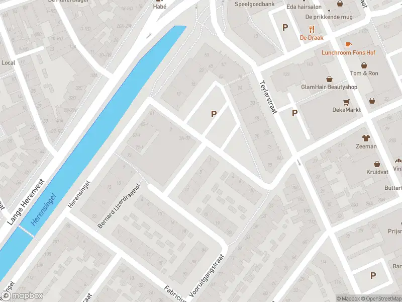 Ambulance met grote spoed naar de Poelpolderstraat in Haarlem