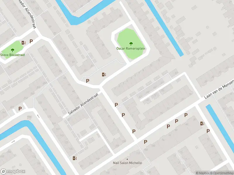 Ambulance met gepaste spoed naar de Oscar Romeroplein in 's-Gravenhage