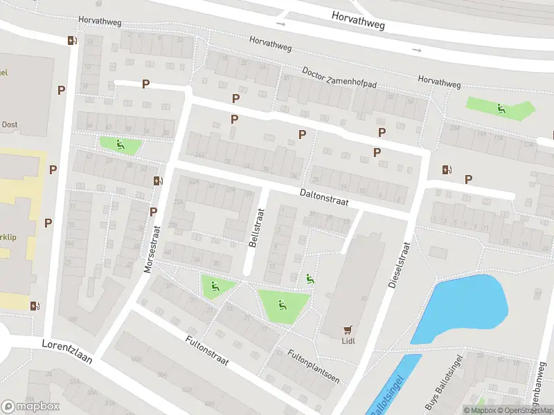 Ambulance met gepaste spoed naar de Bellstraat in Schiedam