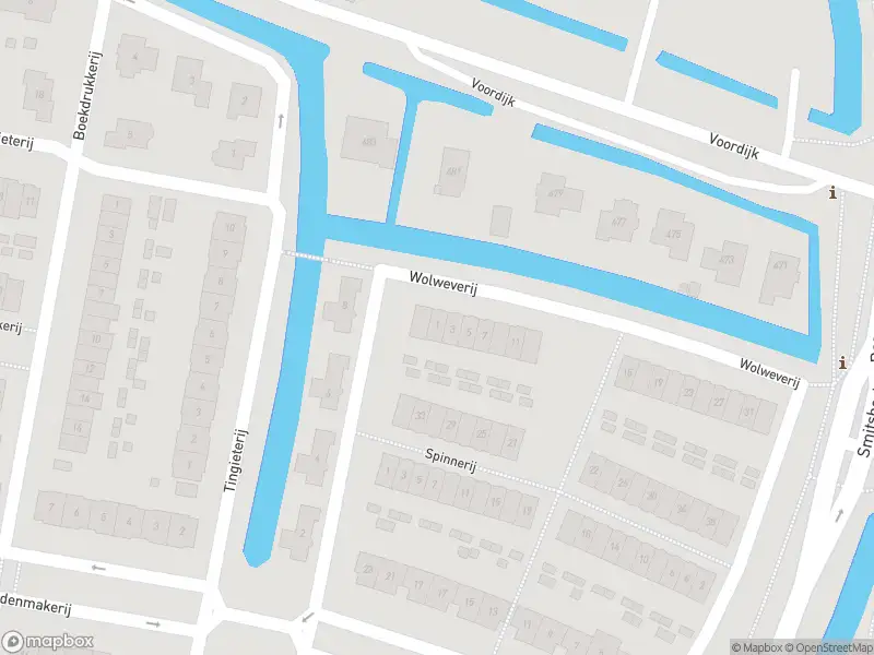 Ambulance met grote spoed naar de Wolweverij in Barendrecht