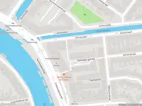 Ambulance met grote spoed naar de Peltenburgstraat in Haarlem