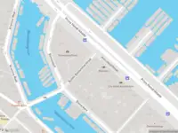 Ambulance met grote spoed naar de Buiten Bantammerstraat in Amsterdam