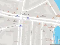 Ambulance met grote spoed naar de Schiedamseweg in Rotterdam