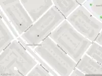 Brandweer met gepaste spoed naar de Aagje Dekenstraat in Dordrecht