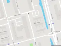 Ambulance met grote spoed naar de Blondeelstraat in Rotterdam