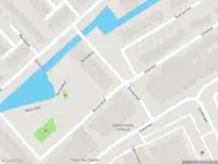 Ambulance met gepaste spoed naar de Roekstraat in Capelle aan den IJssel