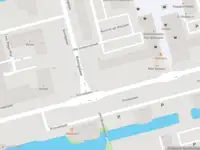 Ambulance met grote spoed naar de Prinsenlaan in Rotterdam